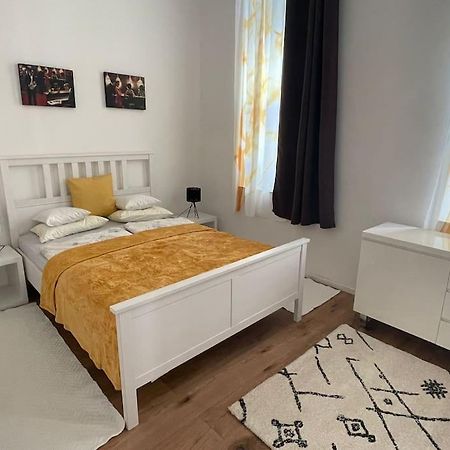 Stilvolle Wohnung Mit Terrasse/Garten Вена Экстерьер фото